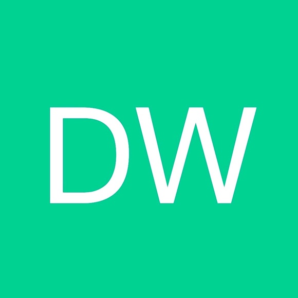 Meet your Posher, Debra - Picture 1 of 2